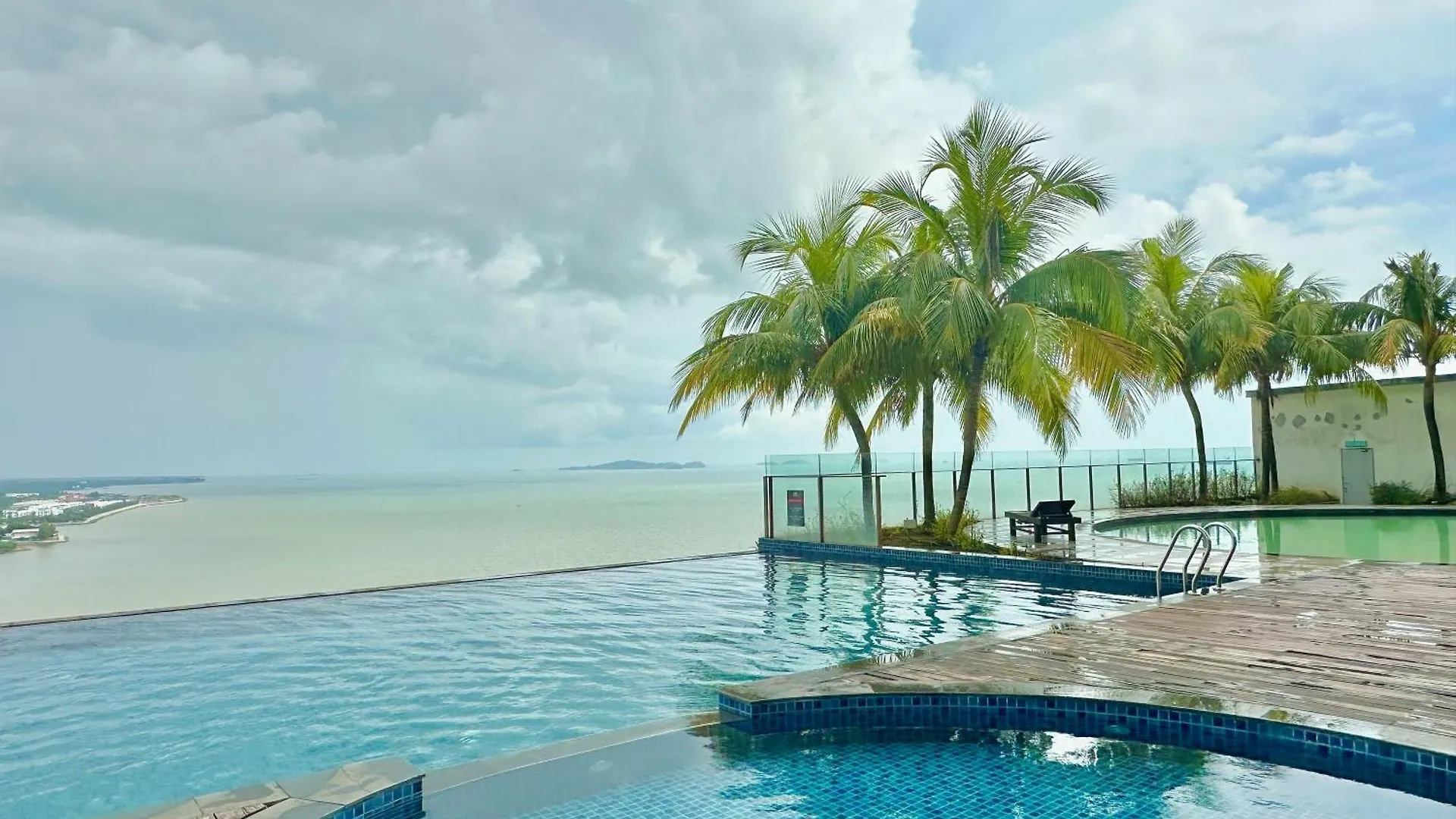 아파트 Silverscape Residence Sea View Melaka By Stayrene