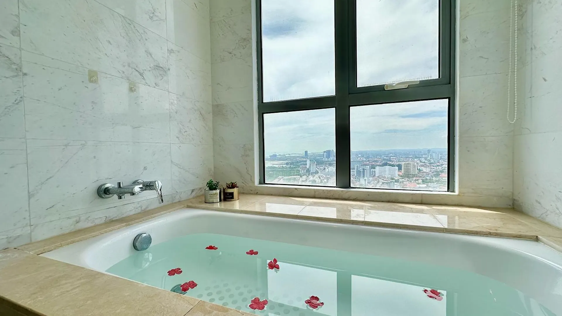 아파트 Silverscape Residence Sea View Melaka By Stayrene